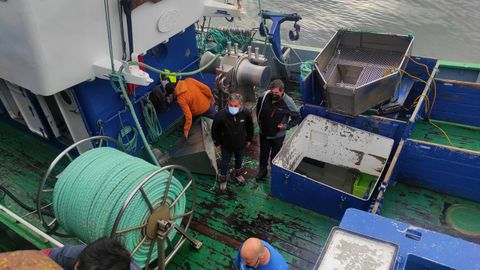 Alejandro Calvo tras una noche de pesca