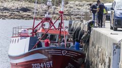 Agentes de la Polic�a Nacional y de Aduanas retiraron 44 fardos de la bodega del Nuevo Furuno durante la tarde del 9 de agosto del 2023.