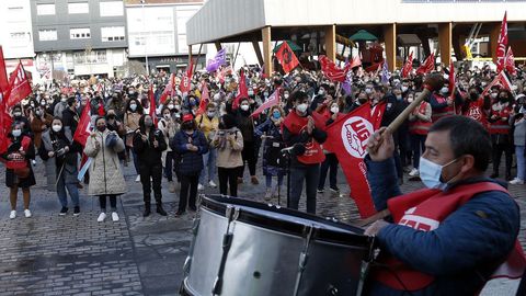 Cacerolada de trabajadores de la conserva el da 4 en Boiro, donde este sbado, 19, est convocada una gran manifestacin