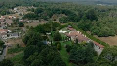 Vista a�rea de la casa que compr� el a�o pasado Julio Iglesias en Ourense, que vuelve a estar a la venta.