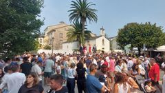 Ribadenses y visitantes celebrando el San Roque el a�o pasado