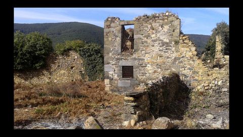 Diego de Guzmn visit la antigua abada de San Clodio de Ribas de Sil, de la que hoy solo quedan unos pocos restos