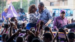 El expresidente Leonel Fernndez y su esposa, la actual vicepresidenta, Margarita Cedeo, en un mitin en octubre del 2019