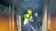 Una de las salas de la gestoría quedó completamente destrozada