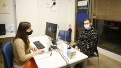 Jes�s Eloy Prieto, en la sede en Viveiro de Eurofirms, la ETT con la que lleva trabajando 3 a�os