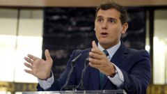 Rivera mantiene la abstenci�n