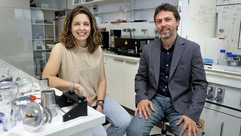 Os científicos Alba Tuñas e Israel Temprano