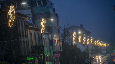 Las luces de Navidad ya brillan en Outes.