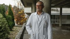 Antonio Pose present� la candidatura del servicio de medicina interna de Santiago, del que fue jefe hasta el 29 de junio