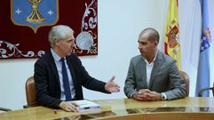 Fotograf�a de la reuni�n entre el conselleiro de Industria y el alcalde de O Incio difundida por la Xunta