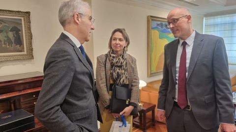 El vicepresidente primero y conselleiro de Economa, Industria e Innovacin, Francisco Conde, en un encuentro esta semana con el embajador de Dinamarca en Espaa, Michael Braad.