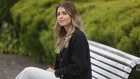 Sara P�rez, autora do libro �Lu�sa Villalta. A poes�a en que salvarse�.