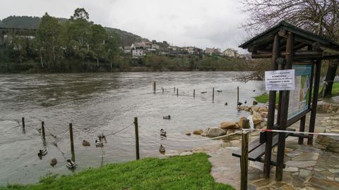 Termas de A Chavasqueira bajo el agua