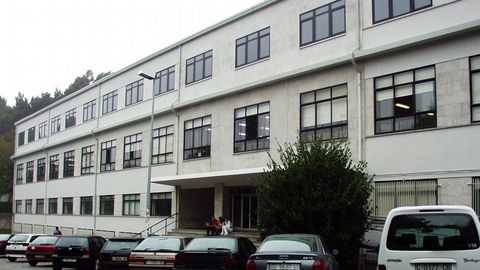 As� estaba la facultad en el a�o 2002, con el edificio central ampliado