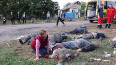 Al menos 48 muertos en un ataque ruso contra el pueblo ucraniano de Hroza