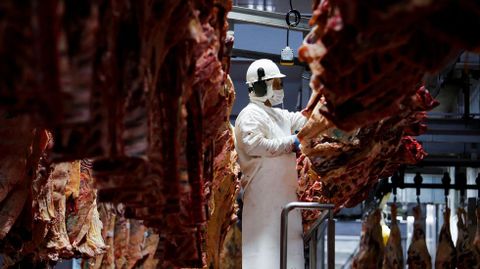 Un trabajador del sector c�rnico en Paraguay