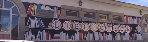 Mural realizado por Iago Eireos en la fachada de la Biblioteca Municipal de Torrelodones.