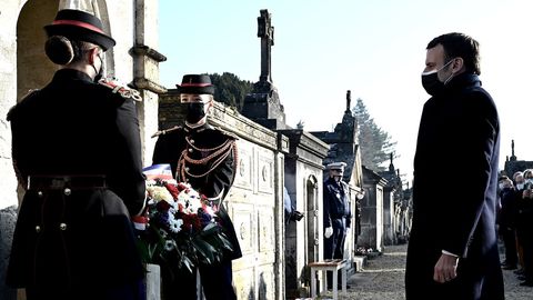 Macron, en el homenaje a Mitterrand con motivo del 25 aniversario de su muerte