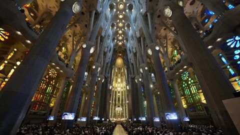 El papa Le�n XIV oficia la misa solemne en la Sagrada Familia