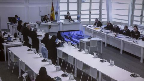 El juicio por la tragedia ferroviaria de Angrois se celebr&oacute; en el Juzgado de lo Penal n&uacute;mero 2 de Santiago en una vista que tuvo que trasladarse a la Cidade da Cultura para poder dar cabida a todas las partes representadas en la causa