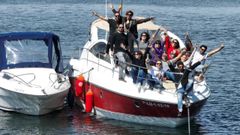 Los participantes en la segunda edicin de Los viajes de Belinda, en barco en Ribadeo