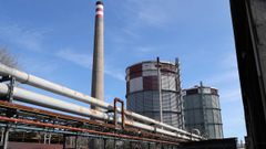 Vista de las antiguas bater�as de ArcelorMittal de Avil�s, construidas en diferentes fases en los a�os 1965 y 1978, afrontan sus �ltimos d�as, previos a su definitiva demolici�n, para dar paso al desarrollo de una nueva industria en un enclave estrat�gicamente privilegiado.