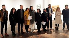 Alberto Ardid, tercero por la izquierda, junto a las artistas tambi�n premaiadas Yolanda R�os y las de Conjuntos Emp�ticos; y miembros de la organizaci�n y del Museo do Mar 