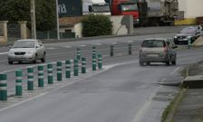 Fomento coloc� varios bolardos hace tres semanas que resultaron ineficaces. 