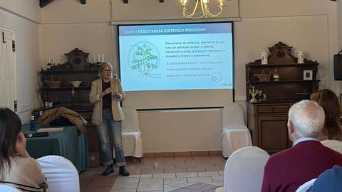 Viticultores, en�logos y t�cnicos de Valdeorras se dieron cita en la jornada