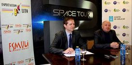 Ricardo Dur�n y Lito Garrido anunciaron la presentaci�n de la gira Space Tour de Panorama en la feria.