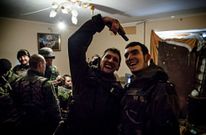 Miembros del batall�n separatista Somali, encargado de guardar el aeropuerto de Donetsk. 
