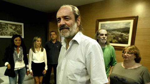 Melchor Roel, con los cinco concejales de su grupo, que ahora se reparten el gobierno