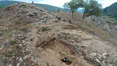 Excavaciones en el castro de Penas do Castelo, en el municipio de A Pobra do Broll�n. Seg�n una dataci�n por carbono 14 que se dio a conocer a finales de a�o, el asentamiento es uno de los m�s antiguos de su g�nero que se han documentado hasta ahora en toda Galicia 