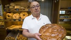 Carlos Garc�a, de la panaderia Lorb� de Oleiros (A Coru�a)