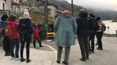 Participantes en un recorrido basado en la novela de Dolores Redondo que se llev� a cabo en Chantada el pasado 21 de noviembre. Para el pr�ximo d�a 8 est� previsto otro itinerario de este tipo