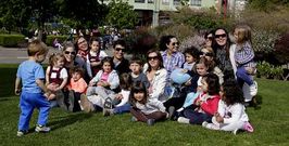 Un grupo de padres se queja en A Coru�a de la imposibilidad de conseguir la vacuna en las farmacias gallegas.