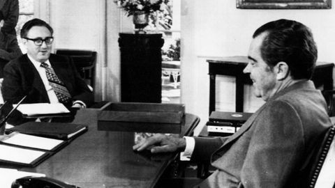 Otra imagen de Kissinger y Nixon, en este caso en la Casa Blanca. El presidente republicano perdi el poder en 1974. Dimiti tras el escndalo de espionaje del Watergate