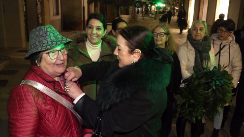DIA MUNDIAL CONTRA EL CANCER. OFRENDA FLORAL DE LA ASOCIACION CONTRA EL CANCER DE RIBEIRA