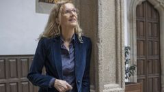 La escritora Delphine de Vigan (Boulogne-Billancourt, Francia, 1968), este martes en Santiago.