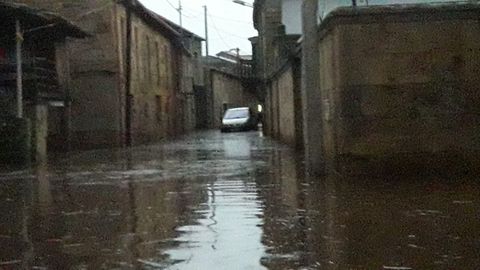 Calles inundadas en Albarellos