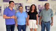Jos� Ram�n Romero y Mar�a Outeiral, acompa�ados de los miembros de la comisi�n Francisco Gonz�lez e Jos� Luis Quint�ns, presentaron el programa.