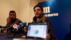 Manuel Fern�ndez y Daniel Conde, miembros del comit� electoral que atendieron a los medios