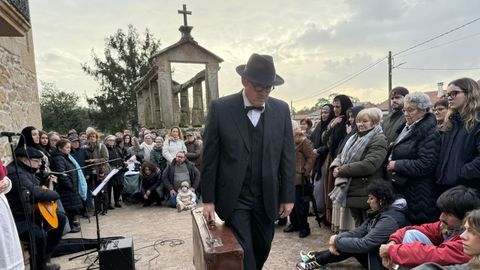 A representaci�n da aldea da Baiuca encheu � aldea de xente.