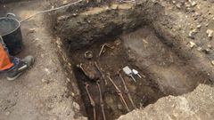 Los restos hallados en Luou se estn estudiando para su identificacin.