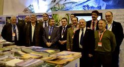 Varios regidores de la zona barbanzana visitaron el estand de  Neria.