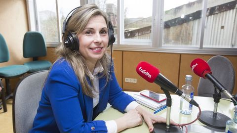 Mnica Rodrguez, alcaldesa de Vimianzo, en una visita a Radio Voz, antes de la pandemia 