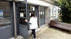 Entrada del centro de salud de Folgoso do Courel