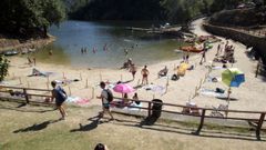 El nuevo servicio tiene el objetivo de descongestionar el acceso a la playa fluvial de A Cova, uno de los lugares m�s visitados de la Ribeira Sacra durante el verano