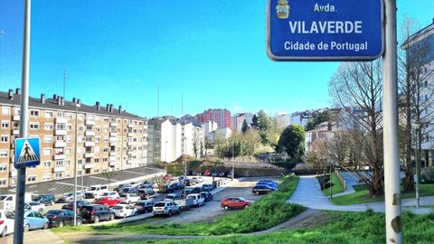 La avenida Vilaverde concluye en una zona de parcelas sin edificar y por las que se seguir�a el vial