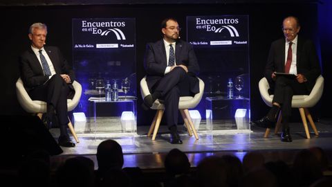 Alfonso Rueda, Adrin Barbn y Xos Lus Vilela, director de La Voz de Galicia, en los Encuentros en el Eo